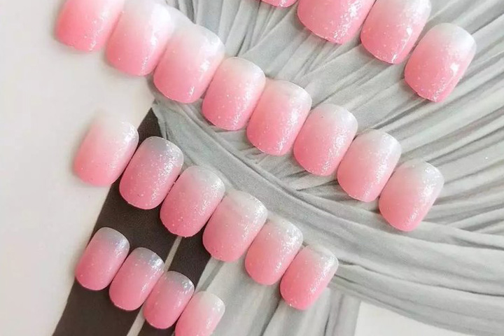 美甲片UV自動(dòng)噴涂線(xiàn) 美妝在線(xiàn)噴涂機(jī) 指甲片高光亞光噴漆設(shè)備